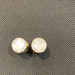 Vintage Lion Brand Snap Cuff Link Set Mother Of Pearl And Gold Tone
